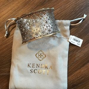 Kendra Scott bracelet